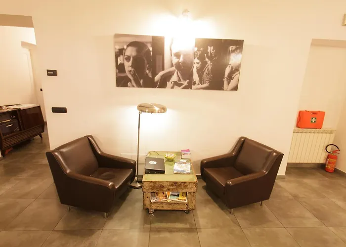 Hotel familiare: Mr Frills